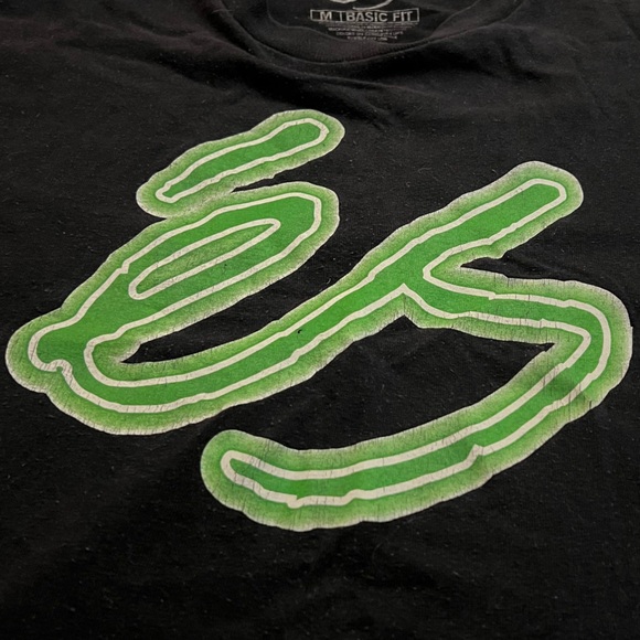 Vintage Black és T-Shirt with Large Neon Logo - Picture 3 of 7